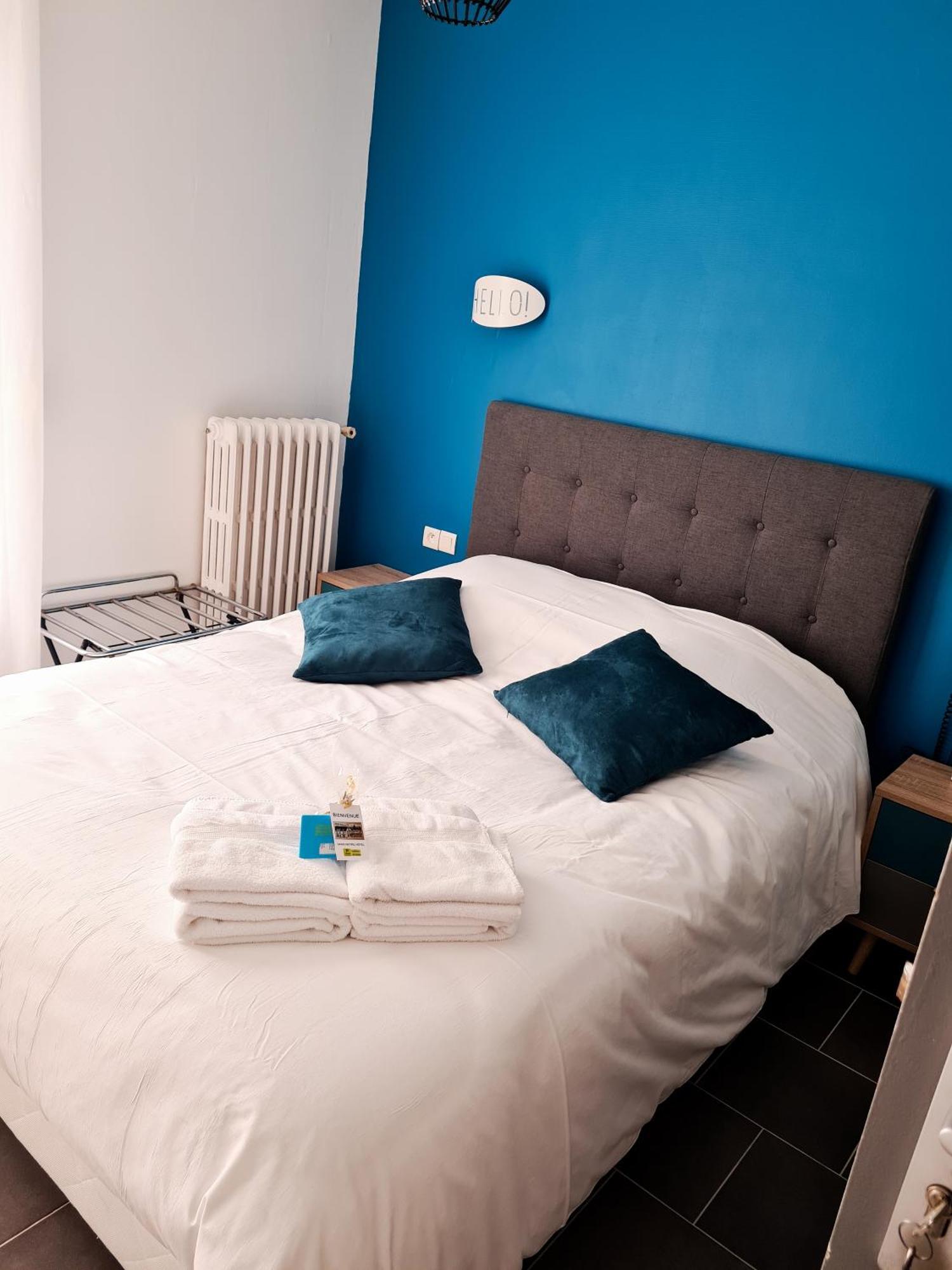 Logis Le Franco Belge Hotel Montherme Room photo