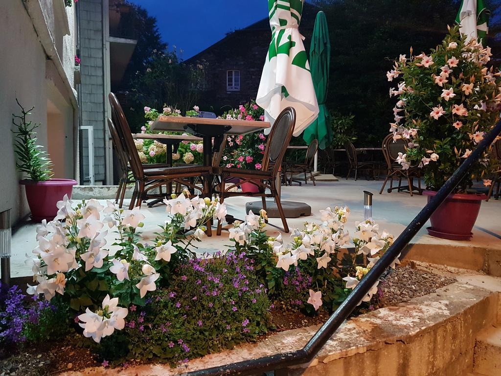 Logis Le Franco Belge Hotel Montherme Exterior photo